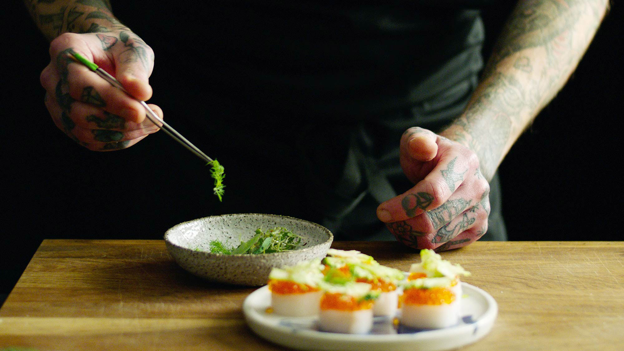 Рецепты ASKO: Треска с икрой форели, брокколи, халапеньо и зеленью Рецепты ASKO: Треска с икрой форели, брокколи, халапеньо и зеленью